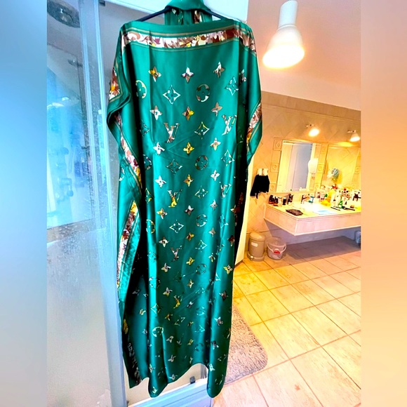 Beautifulgreen light gown